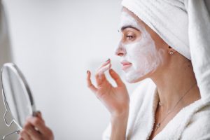 5راه برای درخشش پوست: راهنمای جامع انتخاب سرمهای مراقبت پوستی